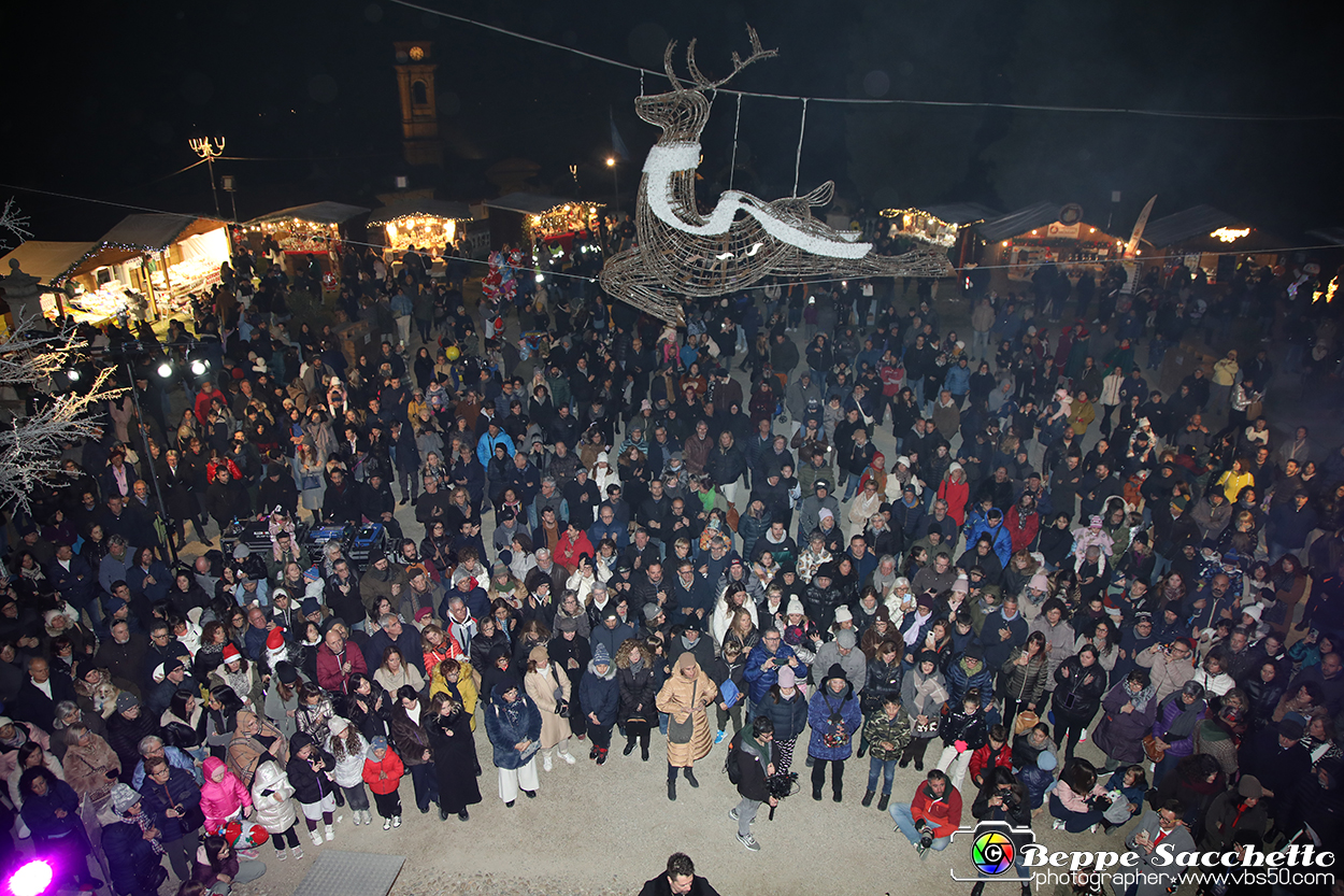 VBS_4425 -  Il Magico Paese di Natale 2024 - Spettacolo di Inaugurazione a Govone.jpg